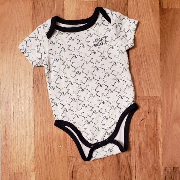 NWOT Lucky Brand Signature Shamrock Onesie - Picture 6 of 7